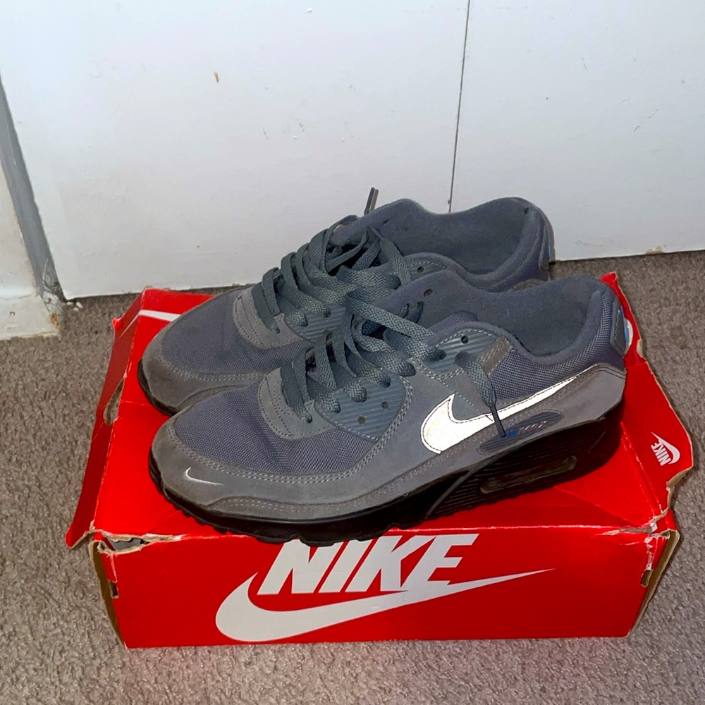 Air Max 90 'Smoke Grey' in decent condition, Size 11